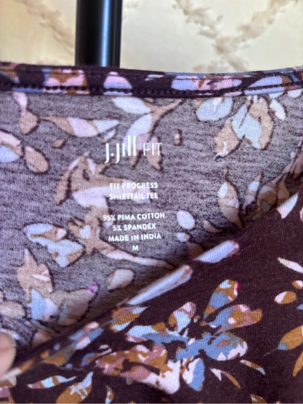 J. Jill Fit Progress Pima Cotton Floral Shirttail Tee Medium Stretch Top - Picture 3 of 7
